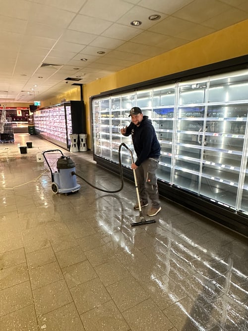 Unterhaltsreinigung von Büro, Supermarkt, Praxis etc.