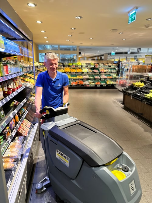 Unterhaltsreinigung im Supermarkt: So läuft ein Einsatz ab